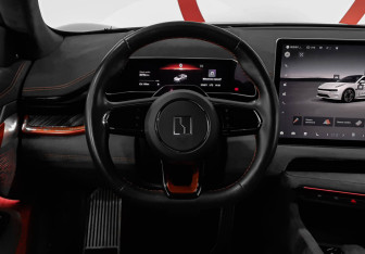 Подержанный автомобиль Zeekr 001 2024 года (11 фото)