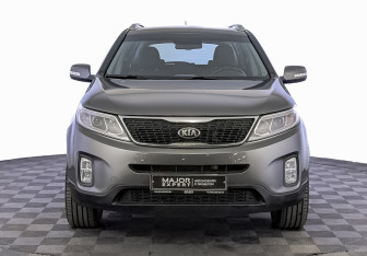 Подержанный автомобиль Kia Sorento 2015 года (2 фото)