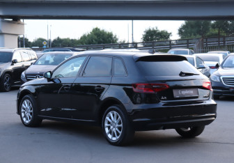 Подержанный автомобиль Audi A3 Hatchback 2015 года (7 фото)