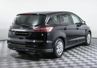 Подержанный автомобиль Ford S-MAX 2015 года (3 фото)