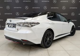 Подержанный автомобиль Toyota Camry Sedan 2021 года (5 фото)