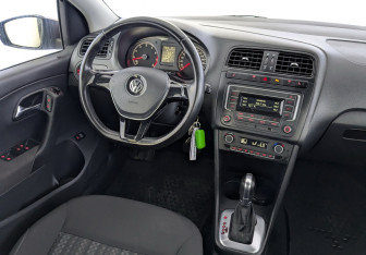 Подержанный автомобиль Volkswagen Polo Sedan 2017 года (26 фото)