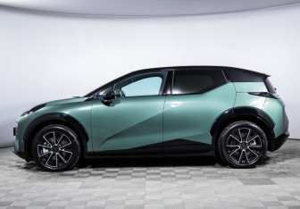 Подержанный автомобиль Zeekr X 2023 года (8 фото)