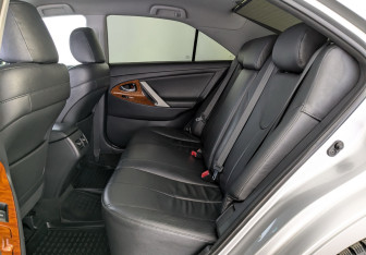 Подержанный автомобиль Toyota Camry Sedan 2011 года (10 фото)