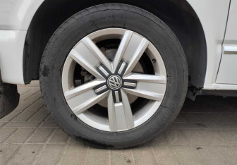 Подержанный автомобиль Volkswagen Multivan 2020 года (15 фото)