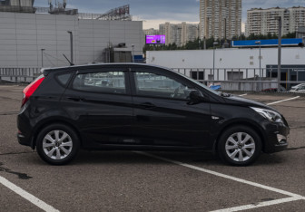Подержанный автомобиль Hyundai Solaris Hatchback 2016 года (4 фото)
