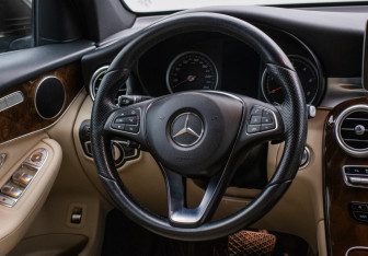 Подержанный автомобиль Mercedes-Benz GLC Coupe 2015 года (15 фото)