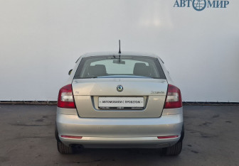 Подержанный автомобиль Skoda Octavia Liftback 2012 года (6 фото)