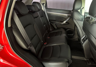 Подержанный автомобиль Geely Atlas Pro 2021 года (10 фото)