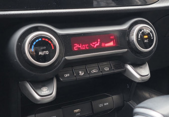 Подержанный автомобиль Kia Rio Sedan 2021 года (15 фото)