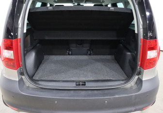 Подержанный автомобиль Skoda Yeti 2012 года (22 фото)