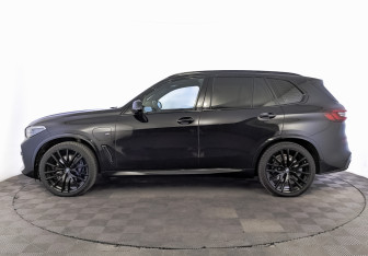 Подержанный автомобиль BMW X5 2020 года (8 фото)