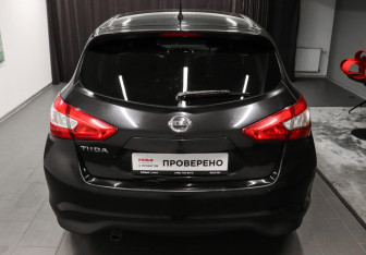 Подержанный автомобиль Nissan Tiida Hatchback 2015 года (5 фото)