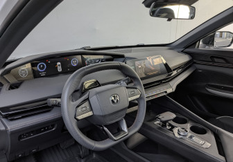 Подержанный автомобиль Changan UNI-V 2024 года (15 фото)