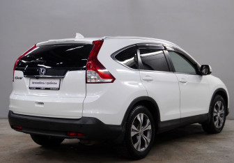 Подержанный автомобиль Honda CR-V 2014 года (7 фото)