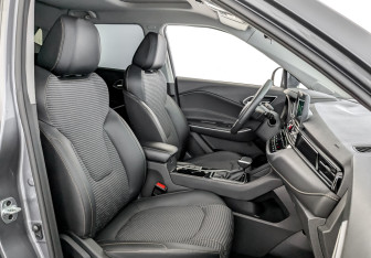 Подержанный автомобиль Москвич 3 2023 года (23 фото)