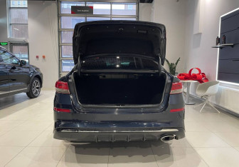 Подержанный автомобиль Kia Optima Sedan 2019 года (7 фото)
