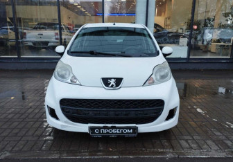 Подержанный автомобиль Peugeot 107 2011 года (2 фото)