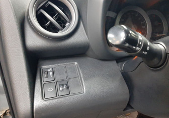 Подержанный автомобиль Toyota RAV4 2007 года (19 фото)