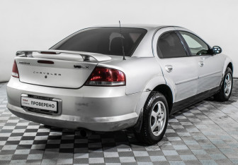 Подержанный автомобиль Chrysler Sebring Sedan 2002 года (5 фото)