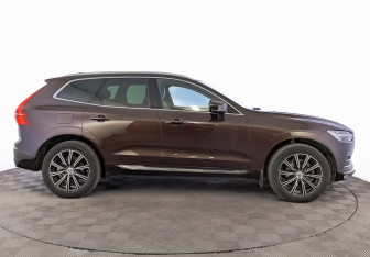 Подержанный автомобиль Volvo XC60 2020 года (4 фото)