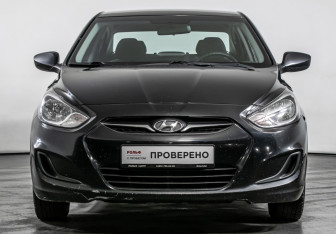 Подержанный автомобиль Hyundai Solaris Sedan 2011 года (2 фото)