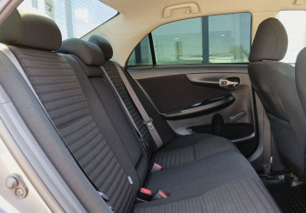 Подержанный автомобиль Toyota Corolla Sedan 2008 года (20 фото)