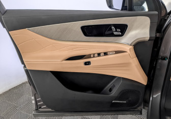 Подержанный автомобиль Jaecoo J8 2024 года (19 фото)