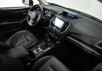 Подержанный автомобиль Subaru Forester Suv 2019 года (8 фото)