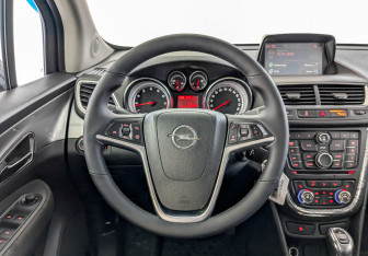 Подержанный автомобиль Opel Mokka 2014 года (21 фото)