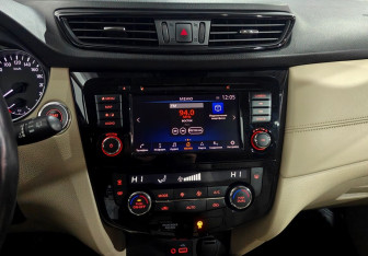 Подержанный автомобиль Nissan X-Trail 2020 года (14 фото)