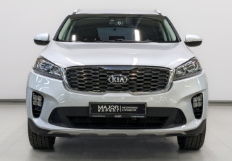 Подержанный автомобиль Kia Sorento 2019 года (2 фото)