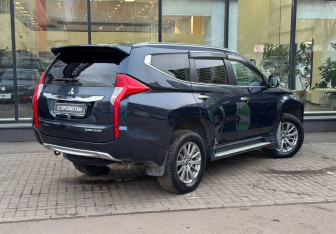 Подержанный автомобиль Mitsubishi Pajero Sport 2018 года (8 фото)