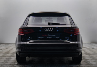 Подержанный автомобиль Audi A3 Hatchback 2016 года (4 фото)