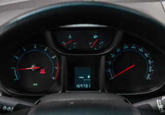 Подержанный автомобиль Chevrolet Orlando 2013 года (18 фото)