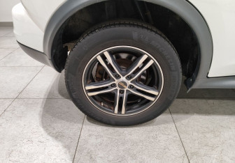 Подержанный автомобиль Nissan Juke 2014 года (12 фото)