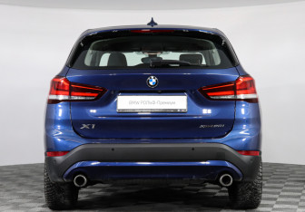 Подержанный автомобиль BMW X1 2021 года (4 фото)