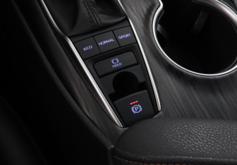 Подержанный автомобиль Toyota Camry Sedan 2023 года (15 фото)