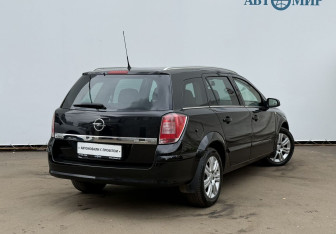 Подержанный автомобиль Opel Astra Wagon 2008 года (5 фото)