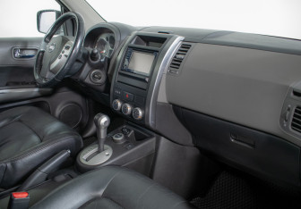 Подержанный автомобиль Nissan X-Trail 2007 года (9 фото)