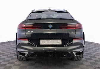 Подержанный автомобиль BMW X6 2025 года (6 фото)
