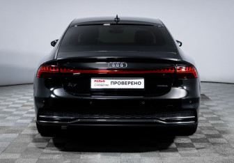 Подержанный автомобиль Audi A7 2021 года (6 фото)