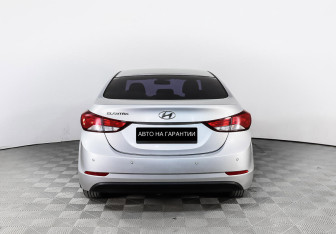 Подержанный автомобиль Hyundai Elantra Sedan 2014 года (4 фото)