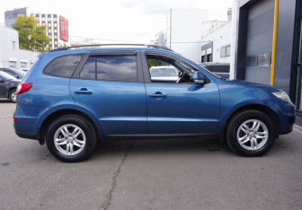 Подержанный автомобиль Hyundai Santa Fe 2012 года (4 фото)
