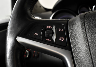 Подержанный автомобиль Opel Mokka 2013 года (16 фото)