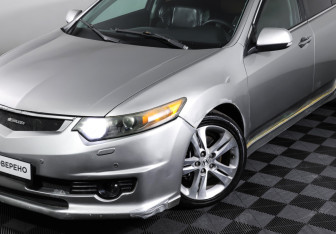 Подержанный автомобиль Honda Accord Sedan 2008 года (25 фото)