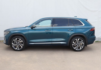Подержанный автомобиль Geely Monjaro 2023 года (8 фото)