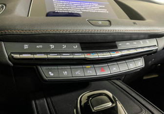 Подержанный автомобиль Cadillac XT4 2020 года (15 фото)