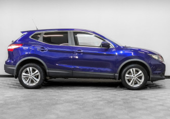 Подержанный автомобиль Nissan Qashqai 2016 года (4 фото)