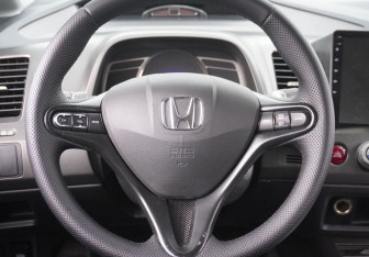 Подержанный автомобиль Honda Civic Sedan 2008 года (14 фото)